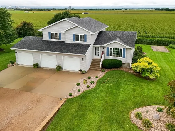829 Comanche St, Columbus, NE 68601