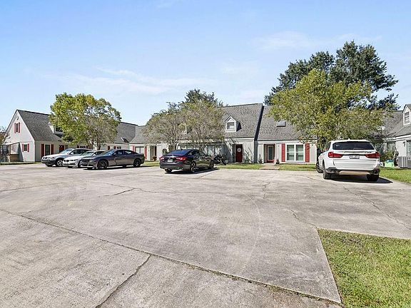 2nd image of 13 Hollycrest Blvd #13