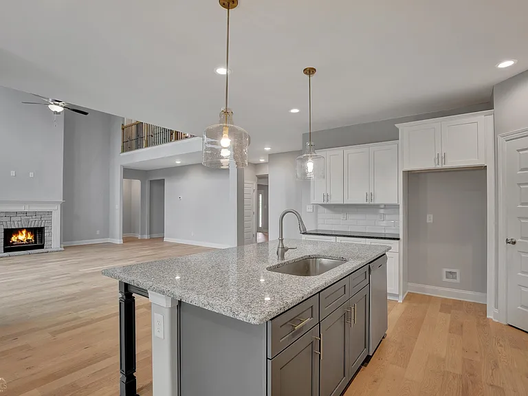 395 Chasewood Ln — Photo 14