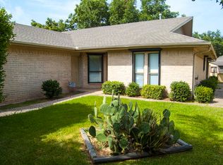 401 Towne Ct, Alvin, TX 77511