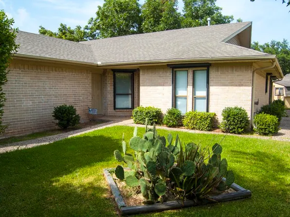 401 Towne Ct, Alvin, TX 77511