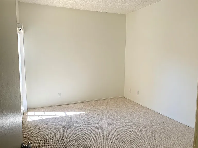 1380 Midvale Avenue — Photo 33