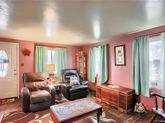 4th image of 4461 Birchwood Ln