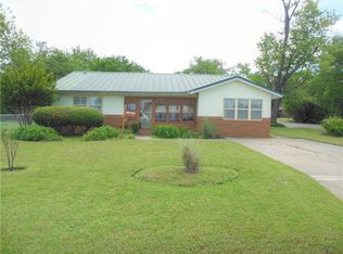 215 W 38th St, Shawnee, OK 74804
