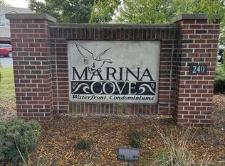 240 Marina Ct UNIT 18, Waterford, WI 53185