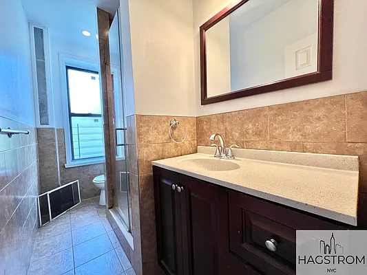 Rented by Hagstrom Management Inc | media 8