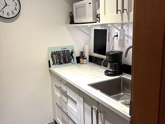 4th image of 331 N Main St #2
