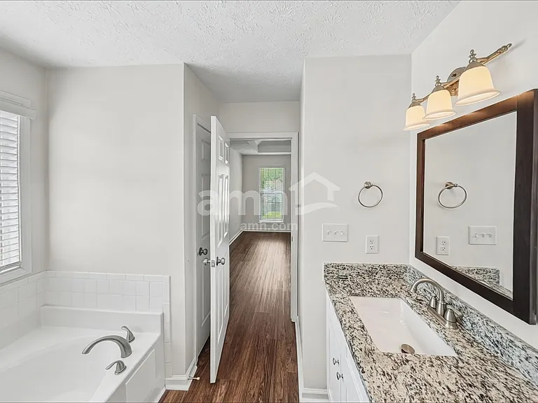 1772 N Oak Dr — Photo 12