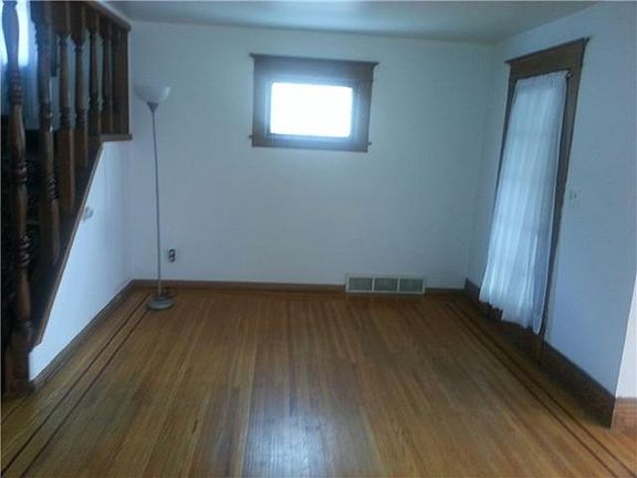 4th image of 242 Dartmouth Ave