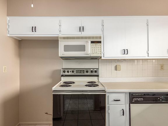 5th image of 10833 N Fairway Ct E