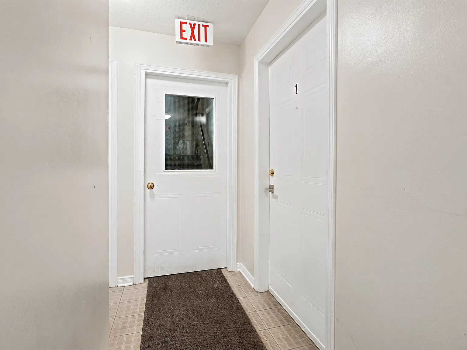 1660 Russell Rd — Photo 3