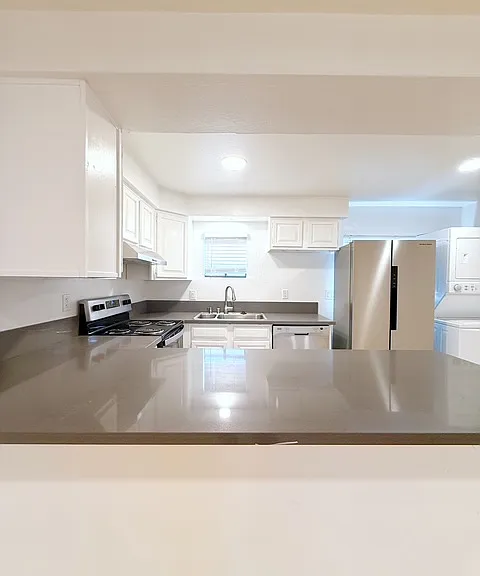 532 Claremont St #A — Photo 3