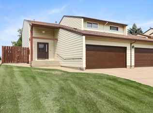 611 11th St E, Williston, ND 58801