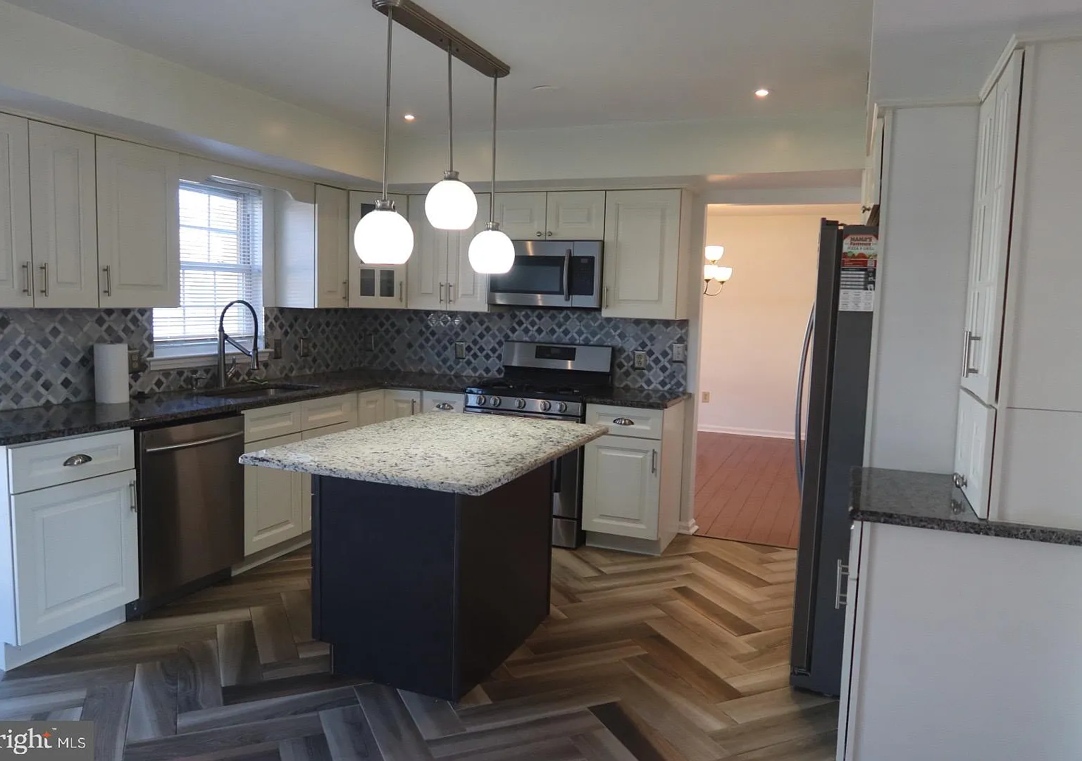 4 bed, 3.5 bath, 2168 sqft, $3,200 — Photo 4
