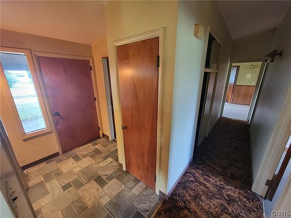 4th image of 7670 River Rd