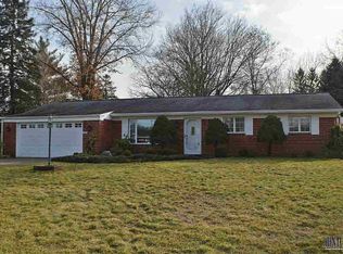 3819 Lois Dr, Lambertville, MI 48144