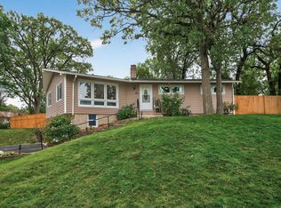 521 Timberland Dr, Burnsville, MN 55337