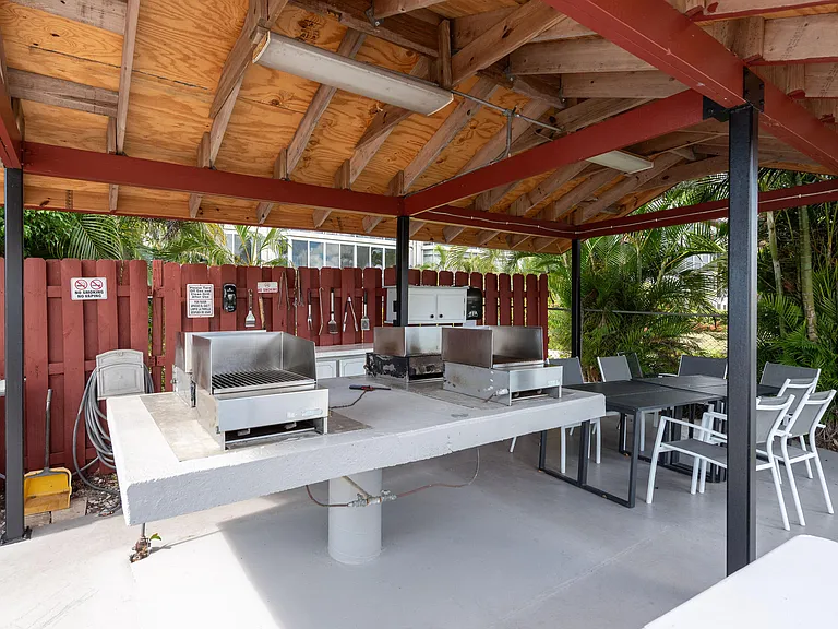 2615 Garden Dr N #307 — Photo 27