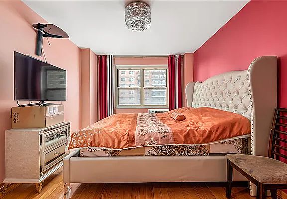4th image of 2928 W 5th St APT 6E