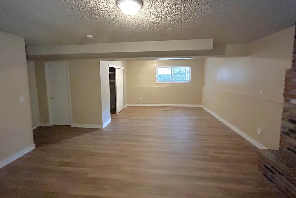 4 bed, 2.5 bath, 2290 sqft, $3,270 — Photo 4