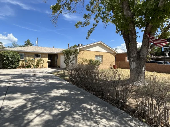 2712 Palomas Dr NE, Albuquerque, NM 87110