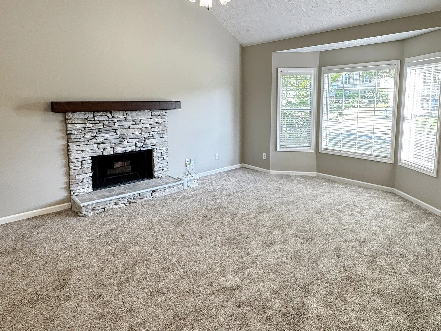 4056 Lenox Park Dr — Photo 2