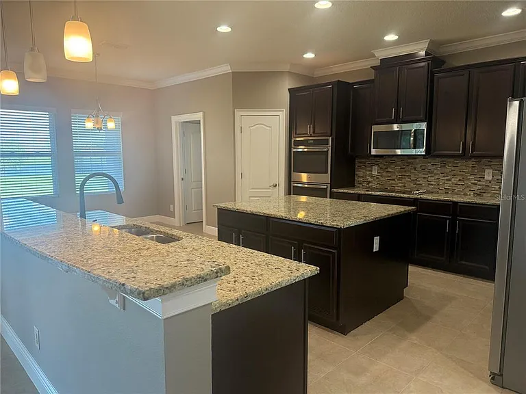 3128 Amalfi Dr — Photo 4