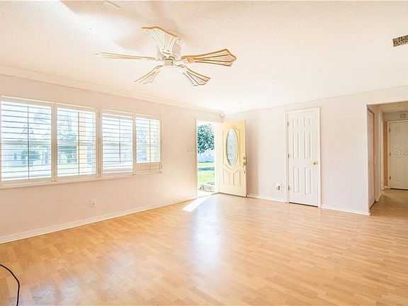 3rd image of 1116 Mayflower Ave