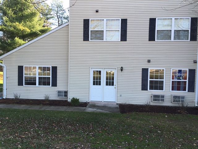 1st image of 1005 Primrose Ln