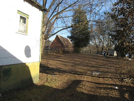 2nd image of 2524 Selma Ave