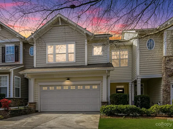 5946 Pale Moss Ln, Charlotte, NC 28269