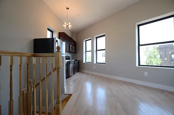 Rented by Miron Realty Group | media 8