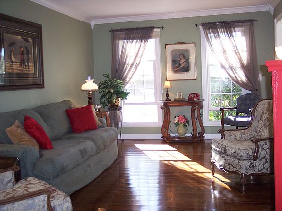 5th image of 398 Bradford Cir