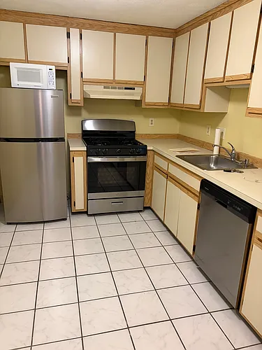 100 Cass Ave #17A Photo 1