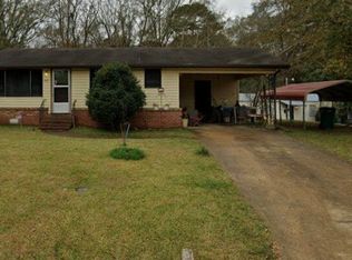 303 Martin Luther King Dr, Carthage, MS 39051
