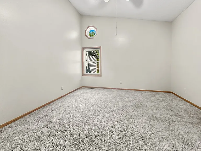 5308 Highpointe Dr — Photo 23