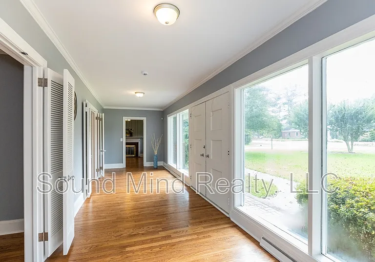 3504 Hawthorne Rd — Photo 4