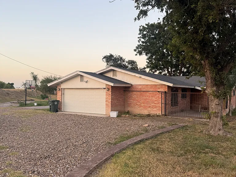 214 W Mile 2 Rd — Photo 1
