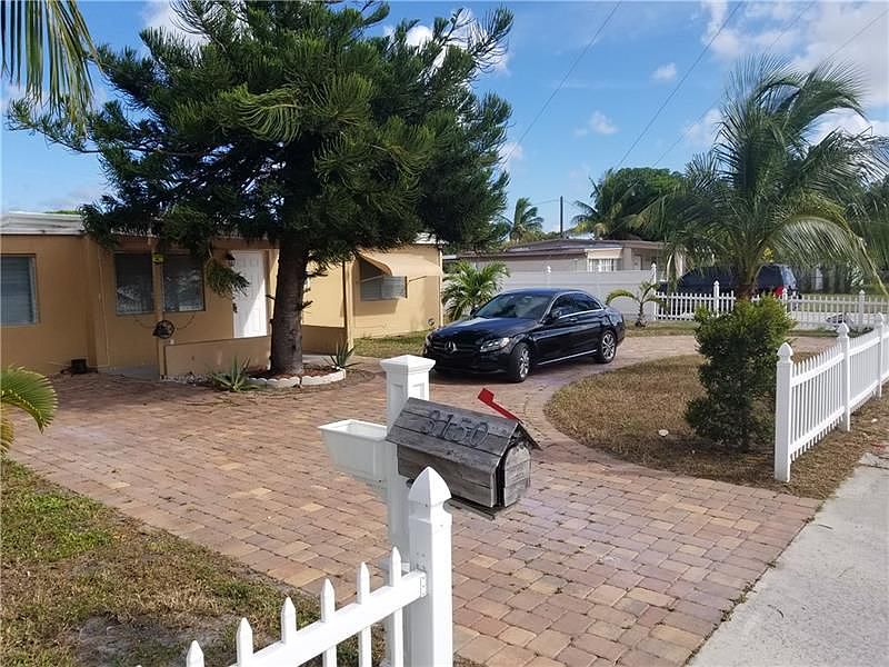 1st image of 3150 N Seacrest Blvd