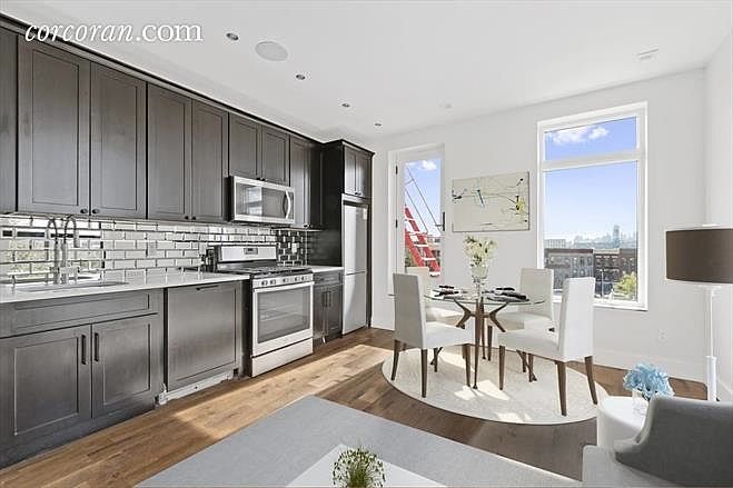 Uber-deluxe modern kitchen
