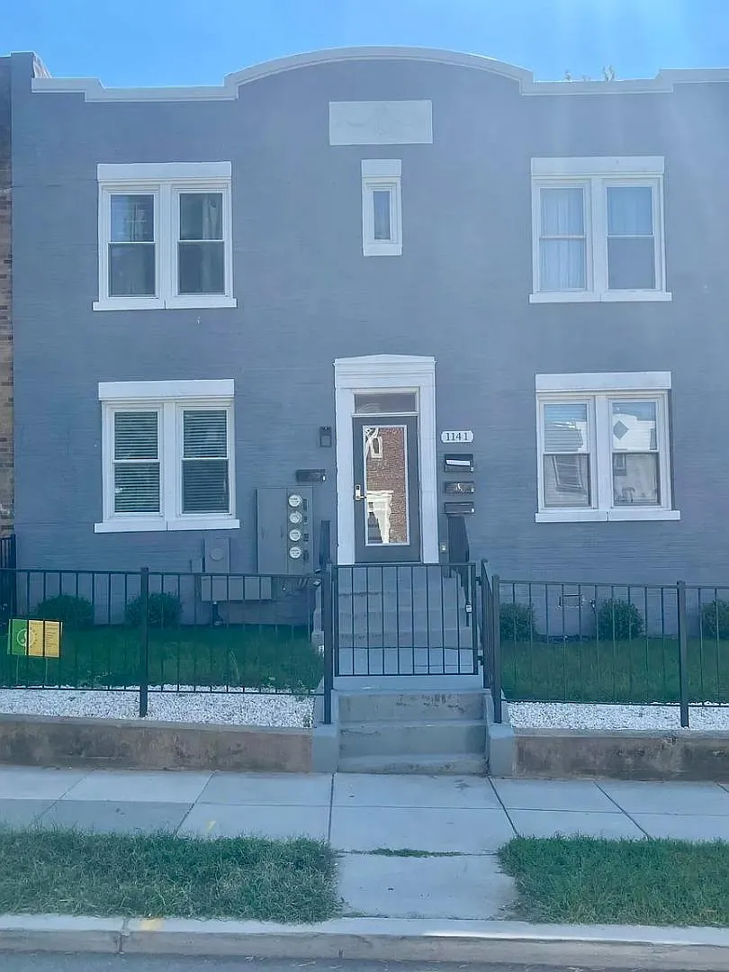 1141 Owen Place Northeast - 2 — Photo 2