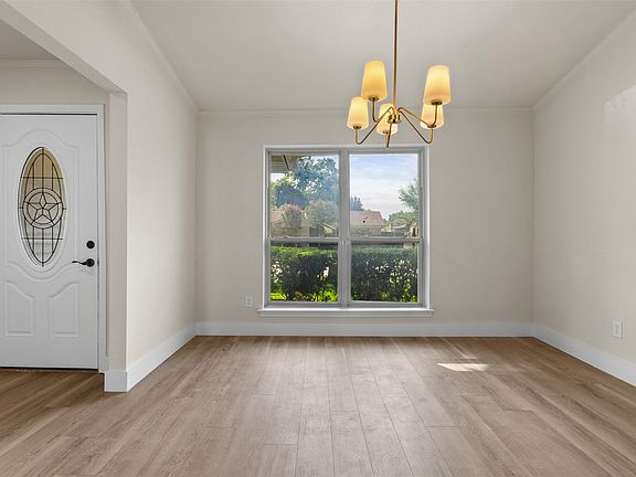 5th image of 5009 Presidio Dr