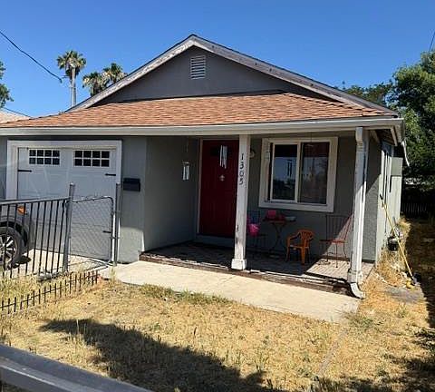 3rd image of 1305 Grand Ave