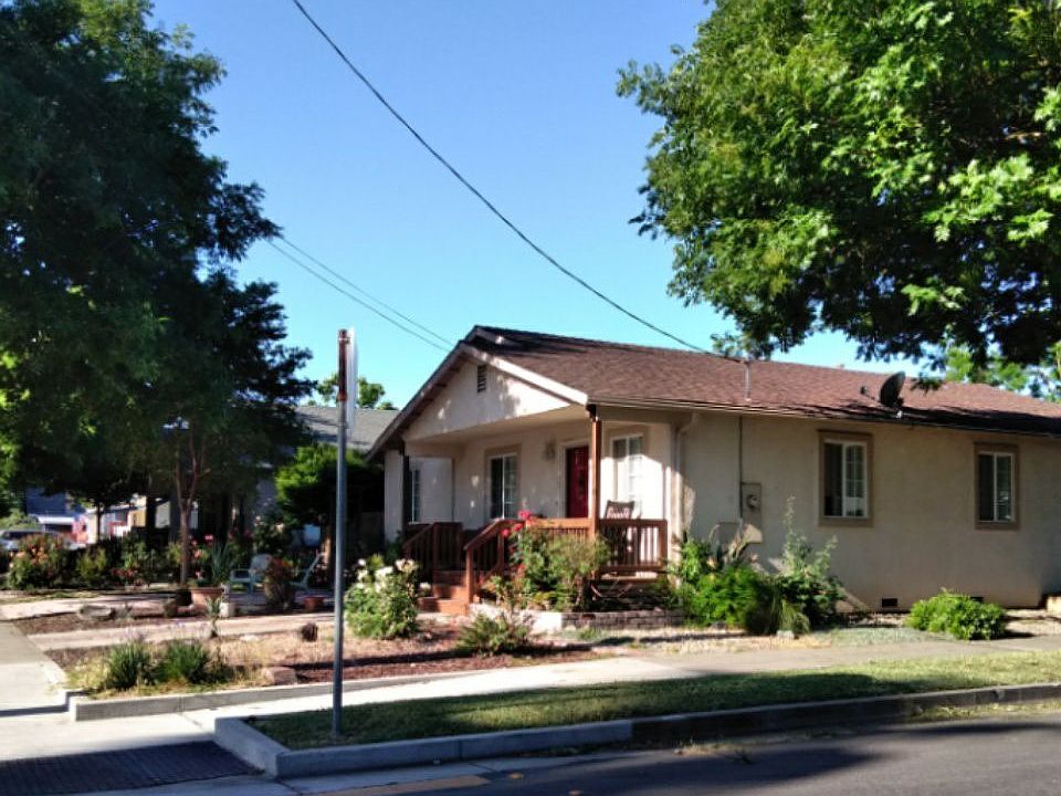 1st image of 1112 3rd St