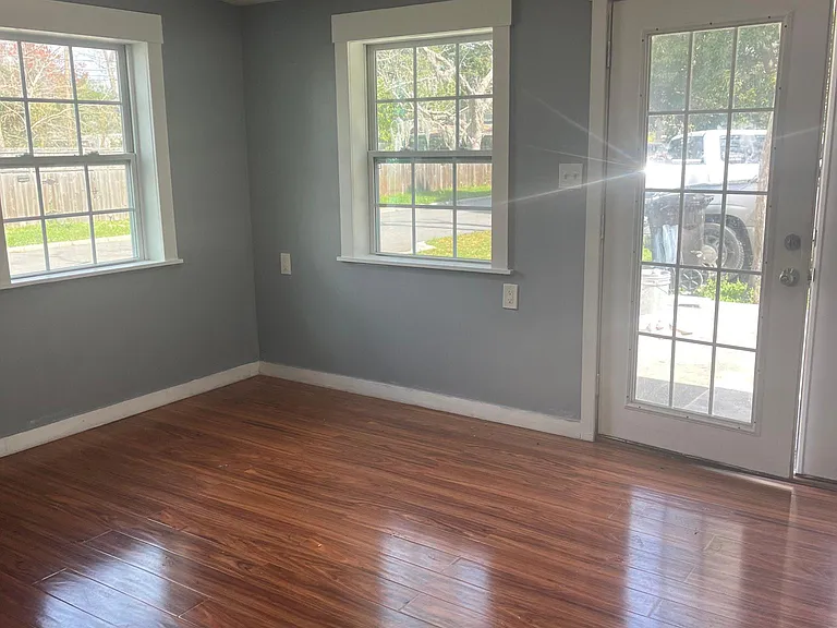 25 Nesmith Ave — Photo 2