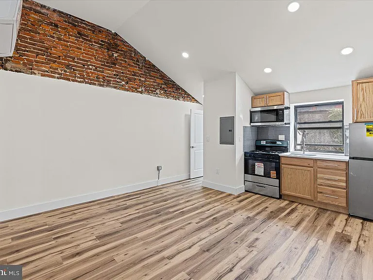 1222 Chancellor St #3 — Photo 5
