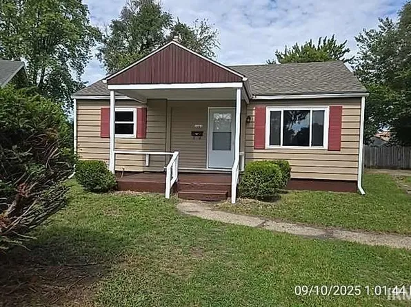 3305 Vermont Pl, South Bend, IN 46619