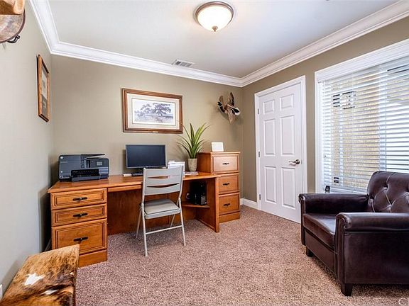 4th image of 1720 Manitoba Cir