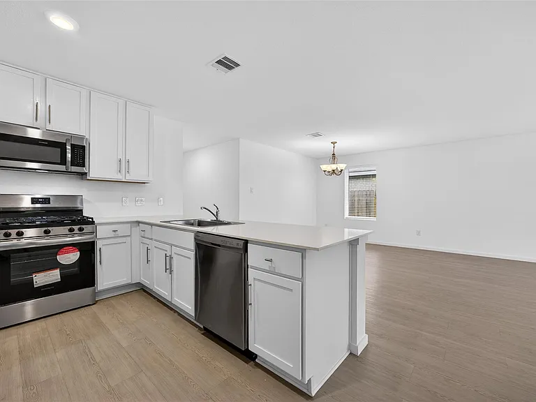 6523 Water Oak Green Ln — Photo 14