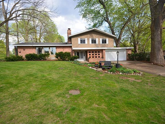 2nd image of 2317 W Gleneagle Dr